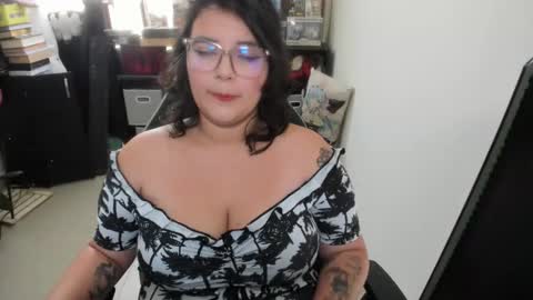 Snapshot of aikadreams chatting on 10.02.25 Catalina online show from 10.02.25