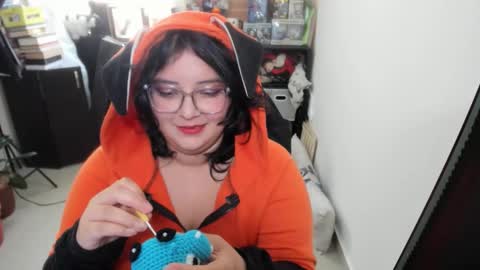 Snapshot of aikadreams chatting on 10.08.25 Catalina online show from 10.08.25