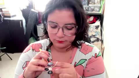 Snapshot of aikadreams chatting on 10.14.25 Catalina online show from 10.14.25