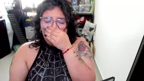 Snapshot of aikadreams chatting on 10.17.25 Catalina online show from 10.17.25