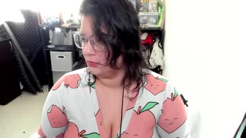 Snapshot of aikadreams chatting on 10.27.25 Catalina online show from 10.27.25