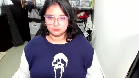 Snapshot of aikadreams chatting on 10.28.25 Catalina online show from 10.28.25