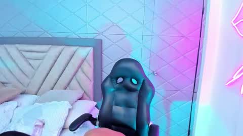 AikoLee online show from 09.19.25