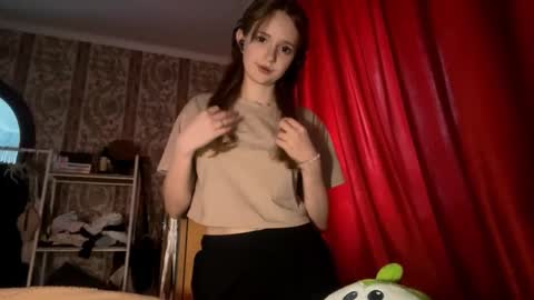Snapshot of aileenamara chatting on 10.09.25 Kira online show from 10.09.25