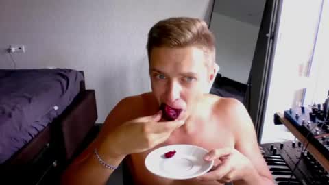 free your mind and your ass will follow online show from 07.21.26