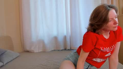 Sofia help me get 50 thumbs up online show from 05.19.26