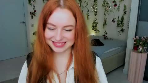 Snapshot of airysilhouette chatting on 04.18.26 Louise online show from 04.18.26