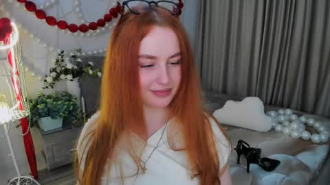 Snapshot of airysilhouette chatting on 04.21.26 Louise online show from 04.21.26