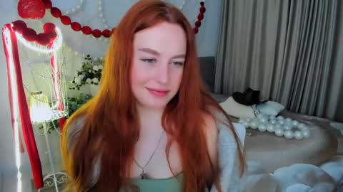 Snapshot of airysilhouette chatting on 04.30.26 Louise online show from 04.30.26