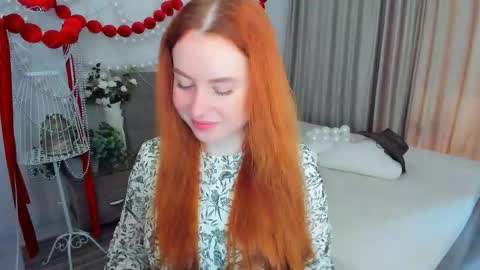 Snapshot of airysilhouette chatting on 05.17.26 Louise online show from 05.17.26