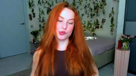 Snapshot of airysilhouette chatting on 05.24.26 Louise online show from 05.24.26
