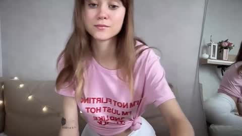 Snapshot of aisha__berry chatting on 10.09.25 Aisha online show from 10.09.25