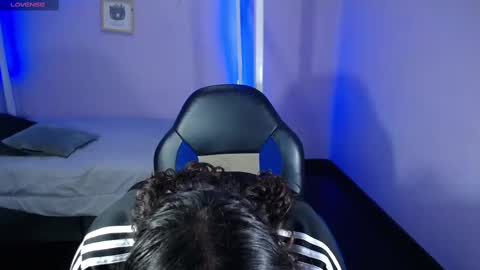     online show from 10.03.25