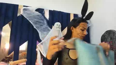 Aisha online show from 10.29.25