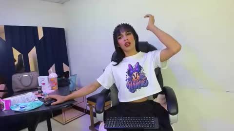 Aisha online show from 04.11.26