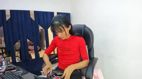 Aisha online show from 04.12.26