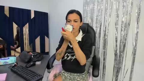 Aisha online show from 06.05.26