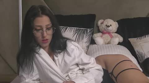 AishaHummer online show from 09.19.25