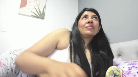 Snapshot of aisha_latina chatting on 12.12.24 Katie online show from 12.12.24