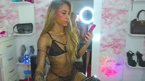 Snapshot of aisha_sex222 chatting on 11.12.25 aisha_sex222 online show from 11.12.25