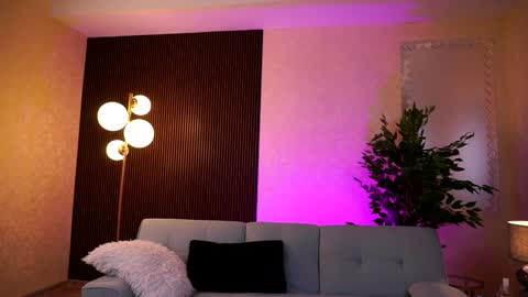 Lora online show from 12.15.24