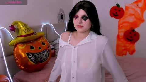 Aisha online show from 10.31.25