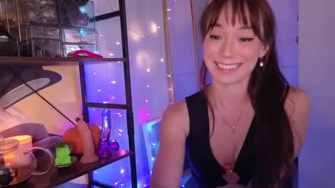 Aisha Lee online show from 10.11.25