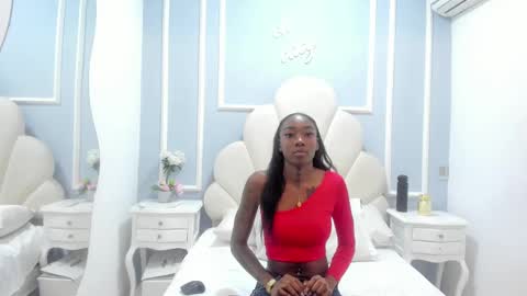 Snapshot of aishalehmann chatting on 09.29.25 aishalehmann online show from 09.29.25