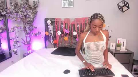 Snapshot of aishalehmann chatting on 10.15.25 aishalehmann online show from 10.15.25