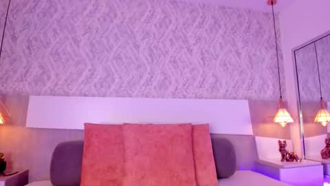 Aisha online show from 09.17.25