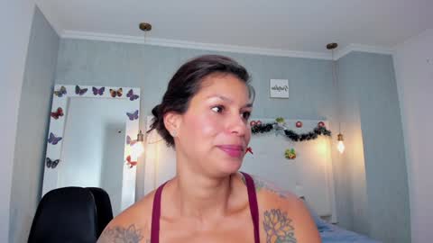 aishawild online show from 12.16.24