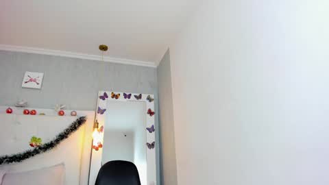aishawild online show from 01.05.25