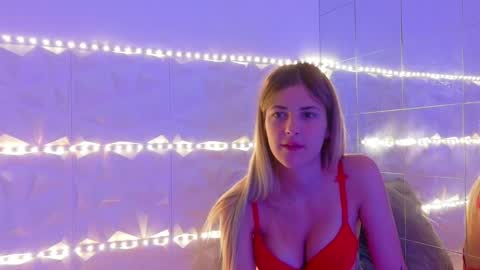 Aisha online show from 09.18.25