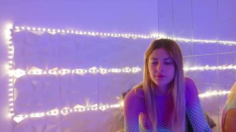 Aisha online show from 09.29.25