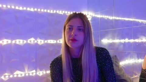 Aisha online show from 10.03.25