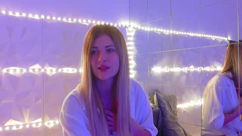 Aisha online show from 10.07.25