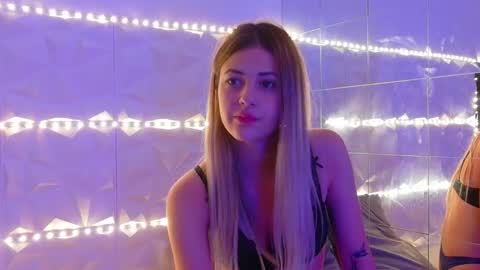 Aisha online show from 10.10.25