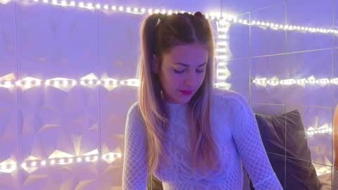 Aisha online show from 10.27.25