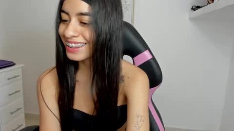 VALENTINA  independent online show from 03.06.25