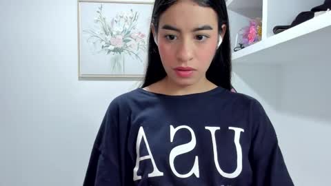 VALENTINA  independent online show from 10.03.25