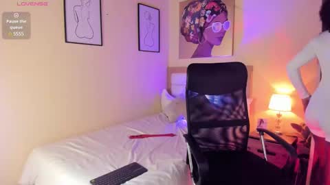 Snapshot of aitana_brown chatting on 01.10.25 Aitana Brown online show from 01.10.25