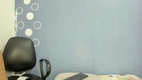 Snapshot of aitanacortes chatting on 12.22.24 aitana online show from 12.22.24