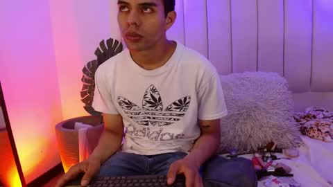 Snapshot of aji_golds chatting on 05.19.26 aji_golds online show from 05.19.26