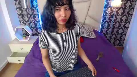 Snapshot of akane_uwu chatting on 02.28.25 A K A N E  U W U online show from 02.28.25