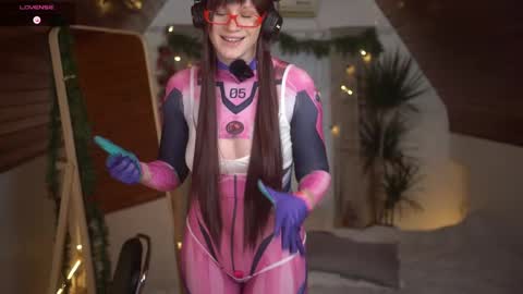 Akaneiro online show from 12.20.24