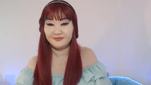 Snapshot of akanire chatting on 01.04.25 Shelly online show from 01.04.25