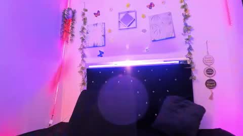 akarirosetti online show from 09.22.25