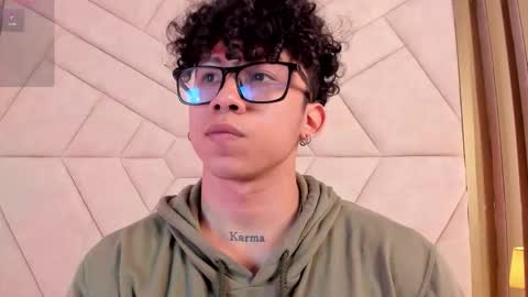 akazaboy online show from 10.20.25