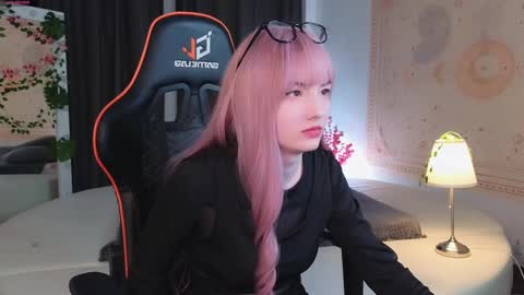 Akemi online show from 02.26.25