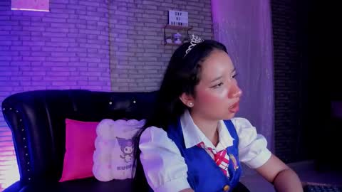 Snapshot of akimmidoll chatting on 10.07.25 Akimmidoll GMT-5 0630 -1330 online show from 10.07.25